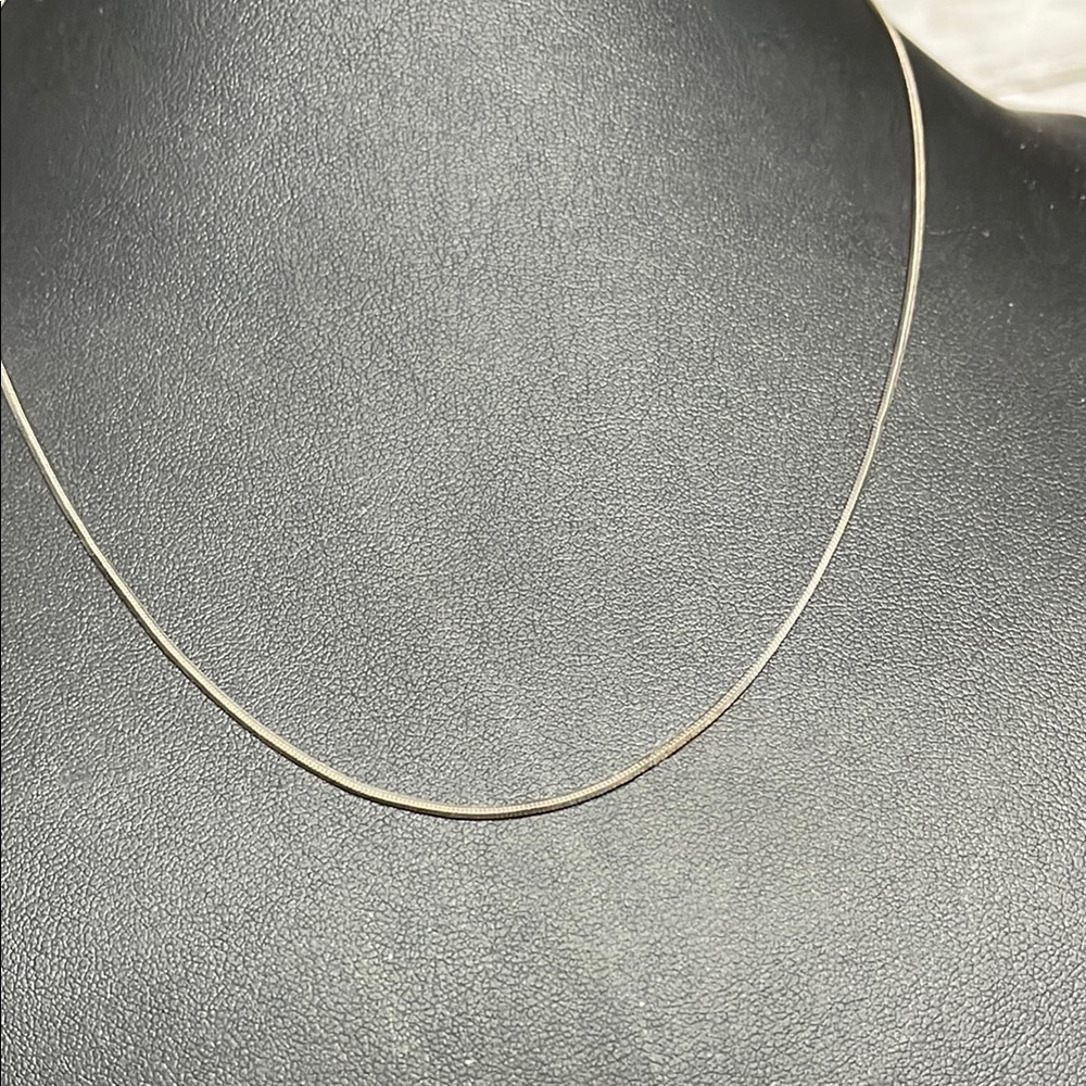 Elegant silver Necklace